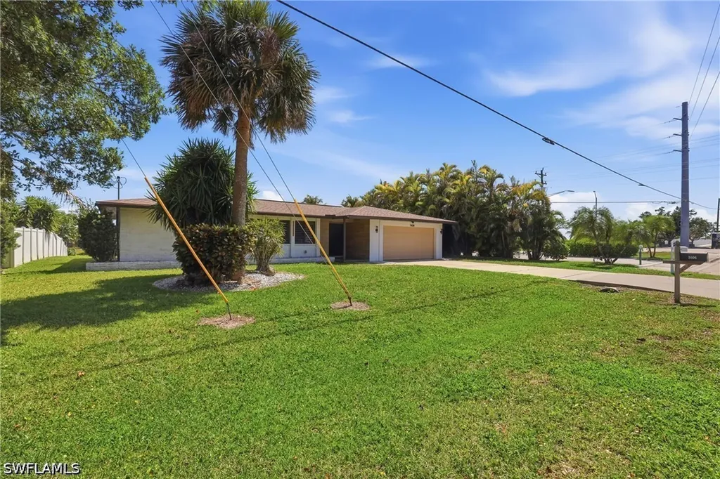1606 SE 28th Street Cape Coral FL 33904