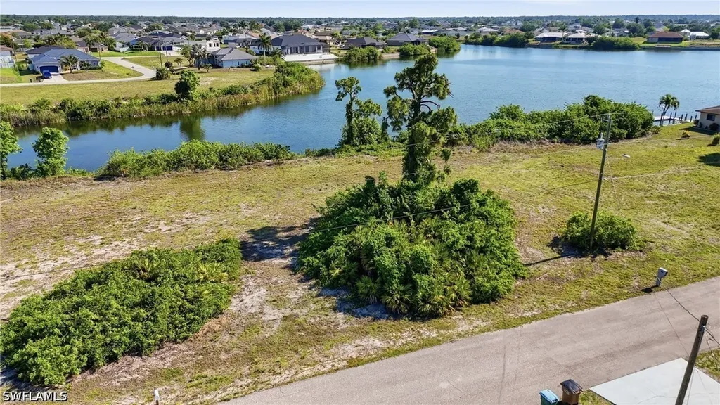 527 NW 24th Terrace Cape Coral FL 33993