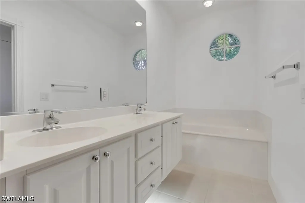 6284 Towncenter Circle Naples FL 34119