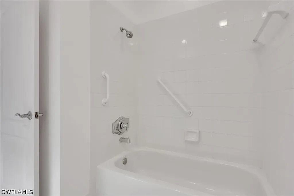 6284 Towncenter Circle Naples FL 34119