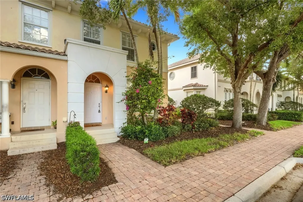 6284 Towncenter Circle Naples FL 34119