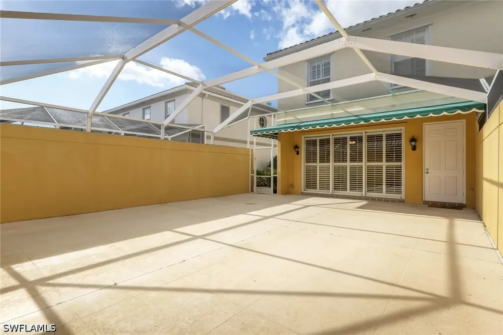 6284 Towncenter Circle Naples FL 34119