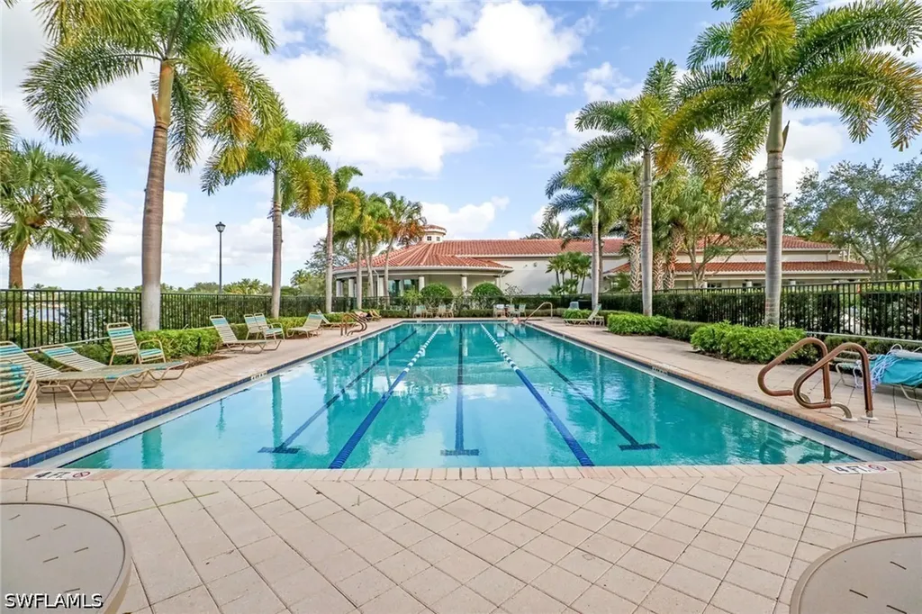 6284 Towncenter Circle Naples FL 34119