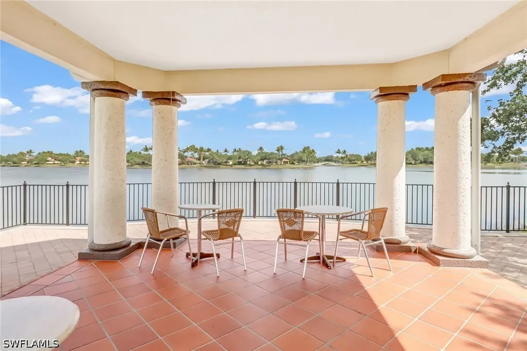6284 Towncenter Circle Naples FL 34119