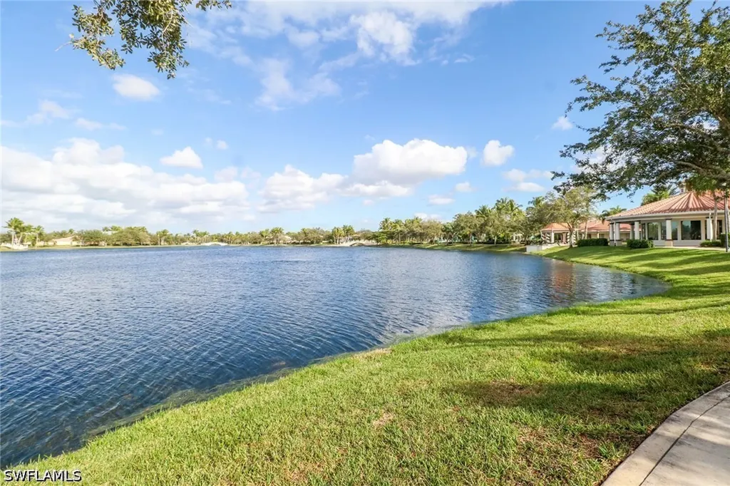 6284 Towncenter Circle Naples FL 34119