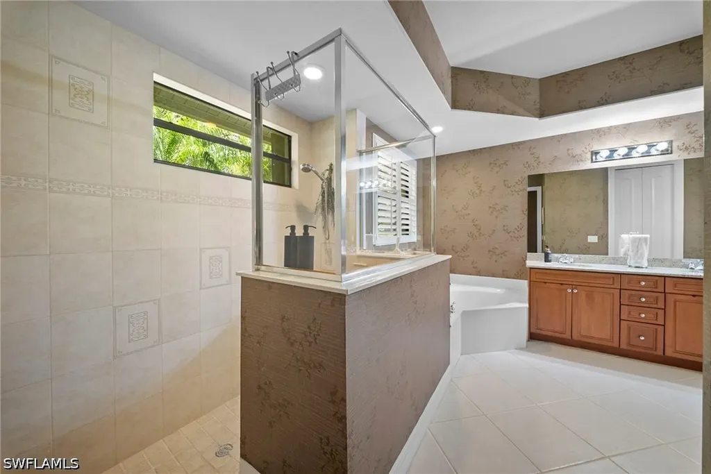 955 Tivoli Court Naples FL 34104