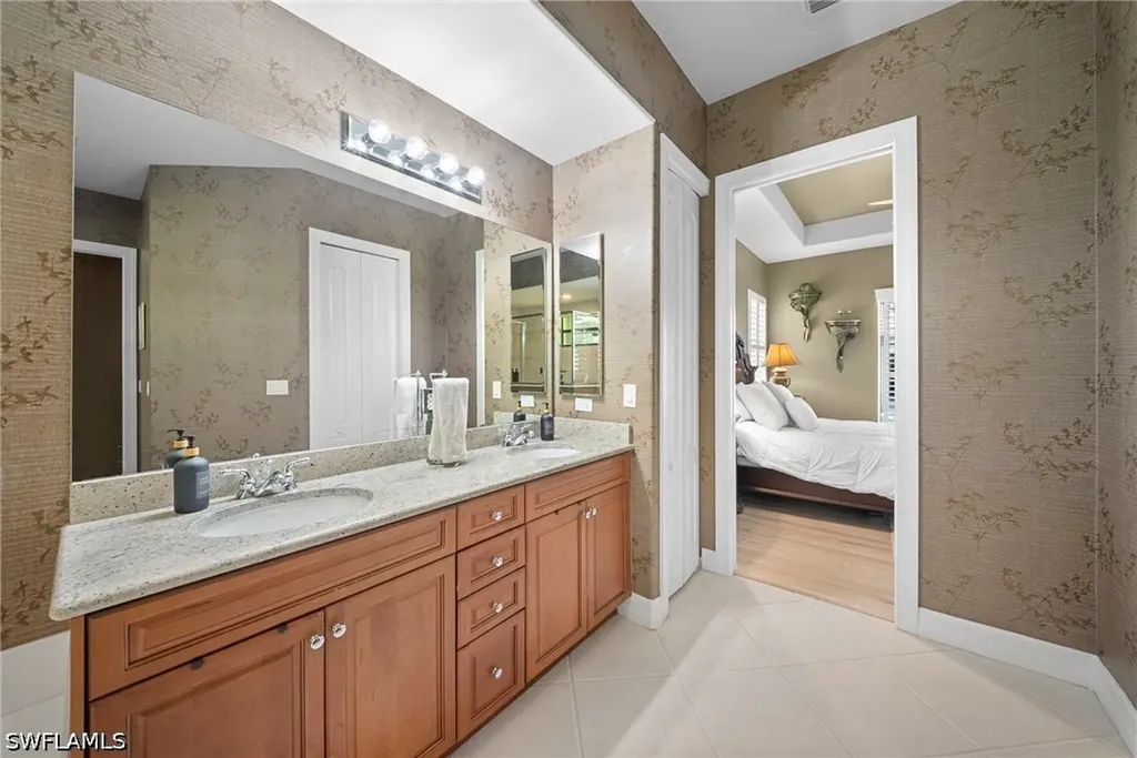 955 Tivoli Court Naples FL 34104