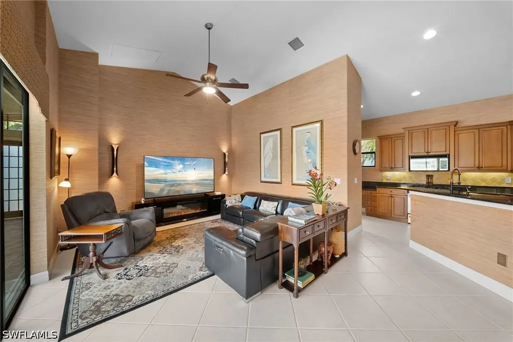 955 Tivoli Court Naples FL 34104