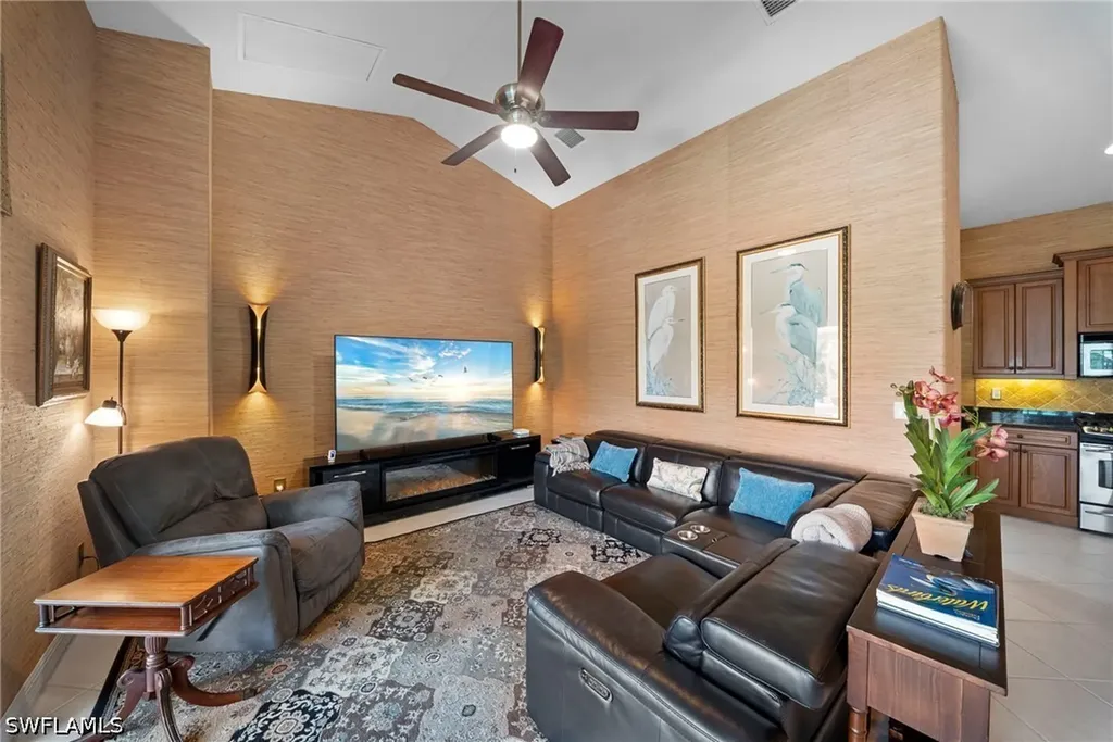 955 Tivoli Court Naples FL 34104
