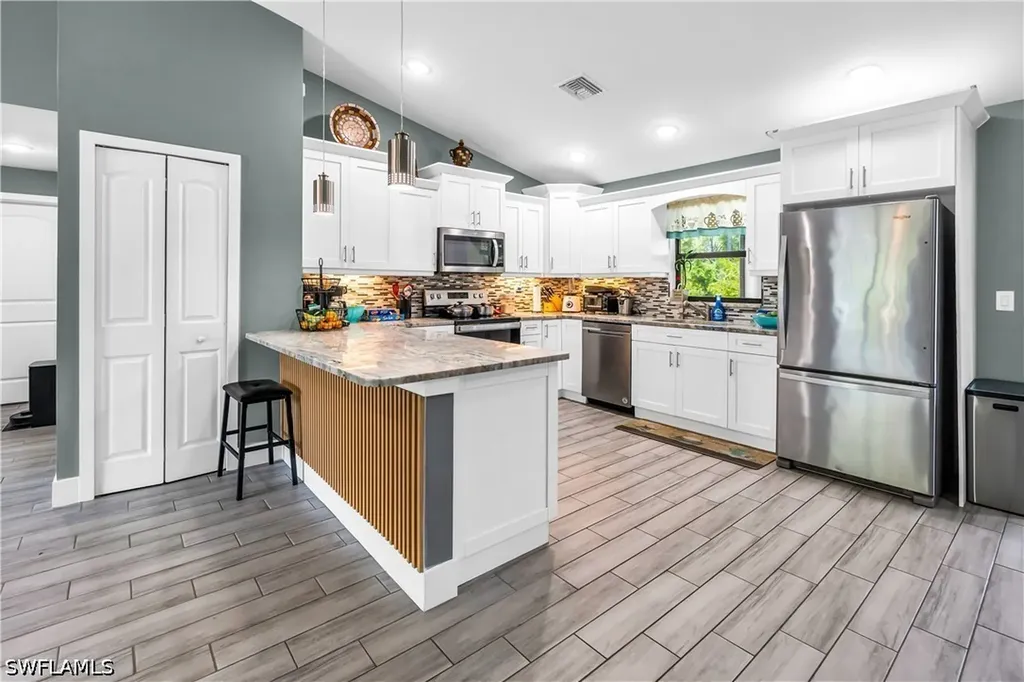 605 E 11th Street Lehigh Acres FL 33972