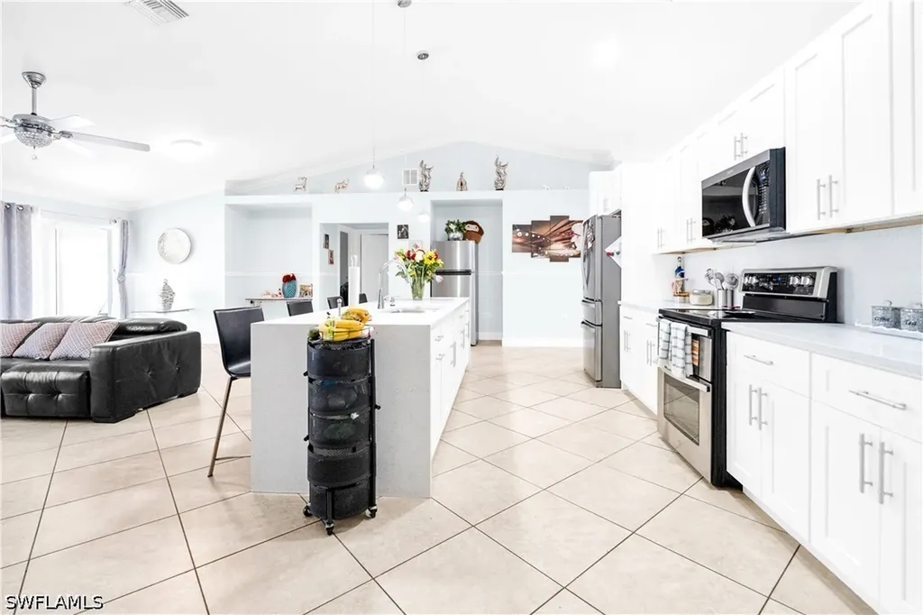 4207 30th Street SW Lehigh Acres FL 33976