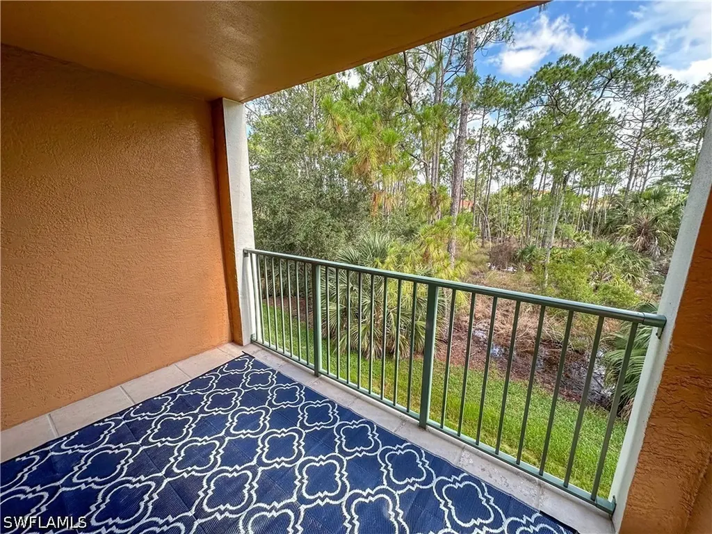 1250 Wildwood Lakes Boulevard Naples FL 34104
