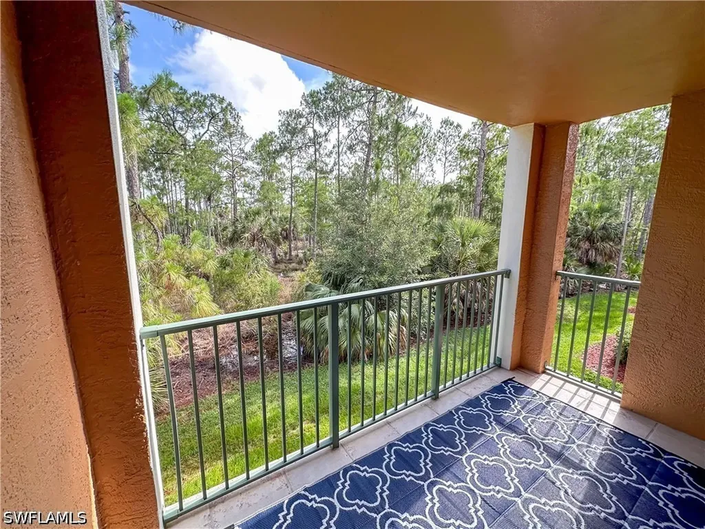 1250 Wildwood Lakes Boulevard Naples FL 34104