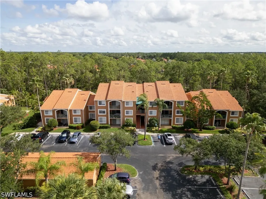 1250 Wildwood Lakes Boulevard Naples FL 34104