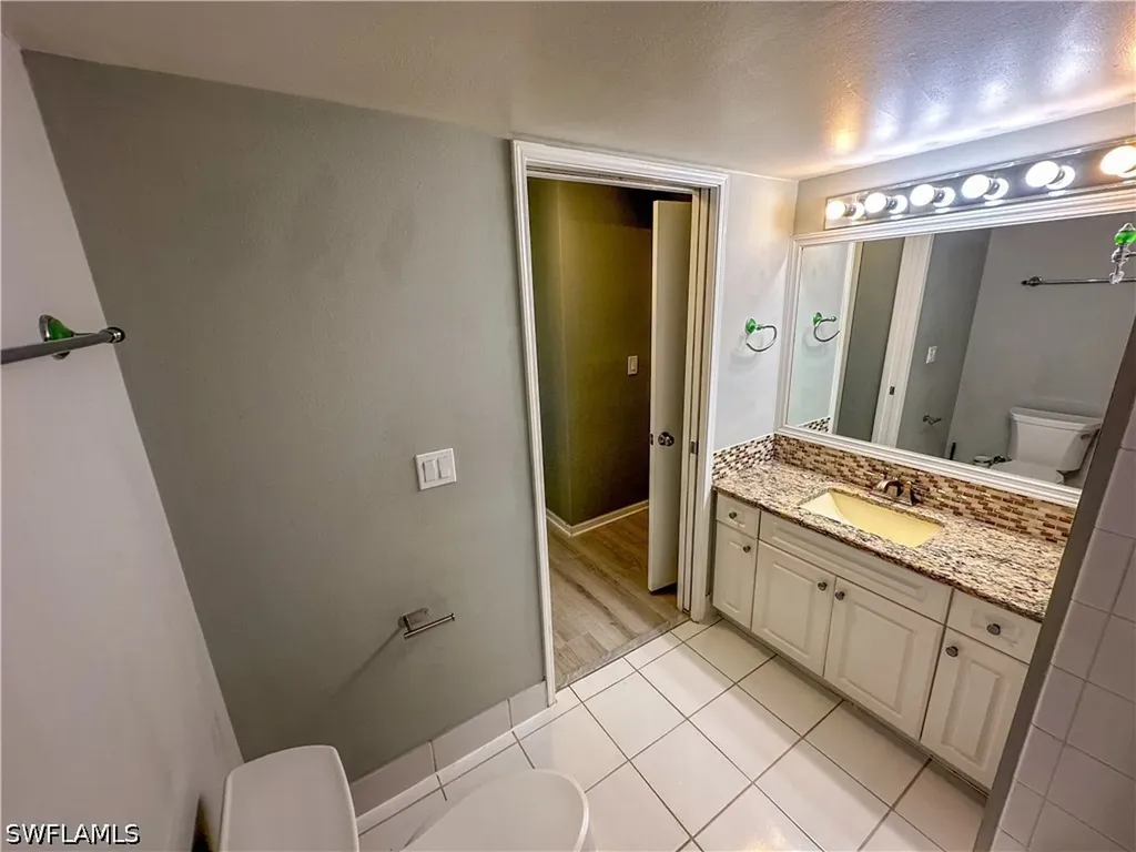 1250 Wildwood Lakes Boulevard Naples FL 34104