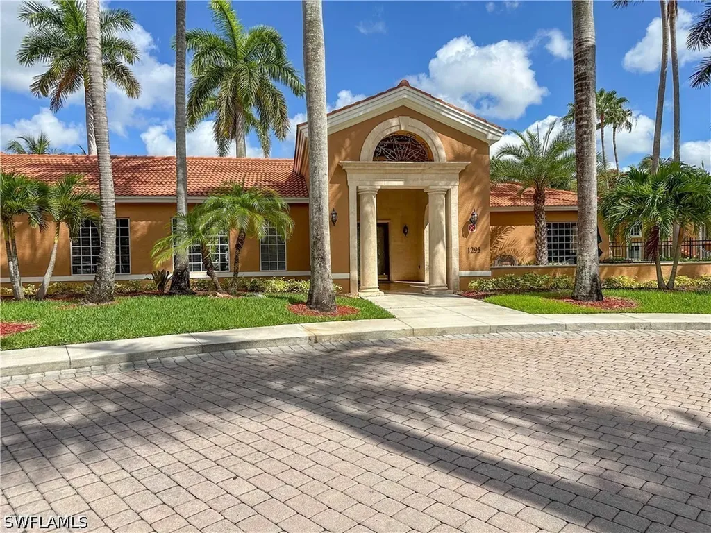 1250 Wildwood Lakes Boulevard Naples FL 34104