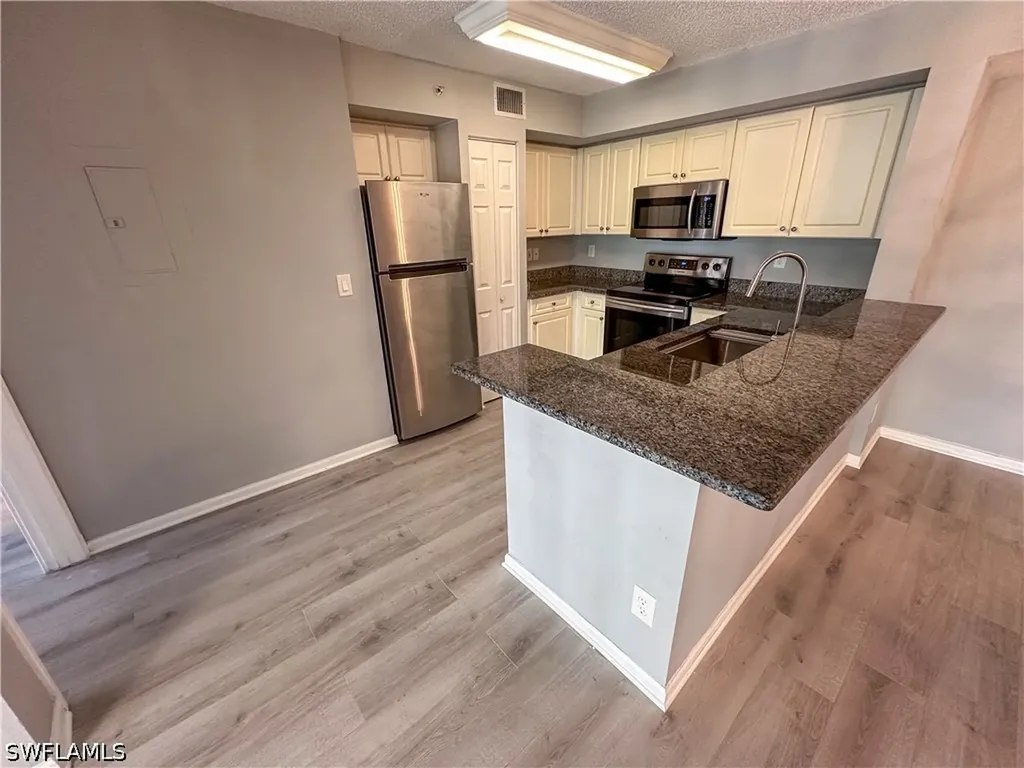 1250 Wildwood Lakes Boulevard Naples FL 34104