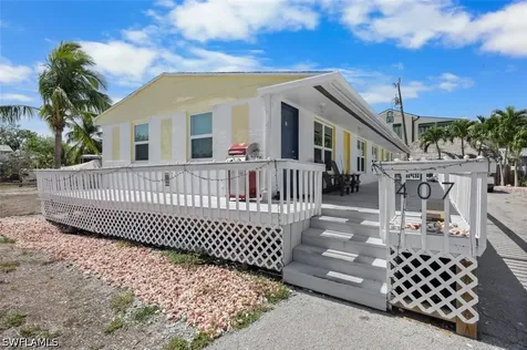 407 Mango Avenue GOODLAND ISLES FL 34140