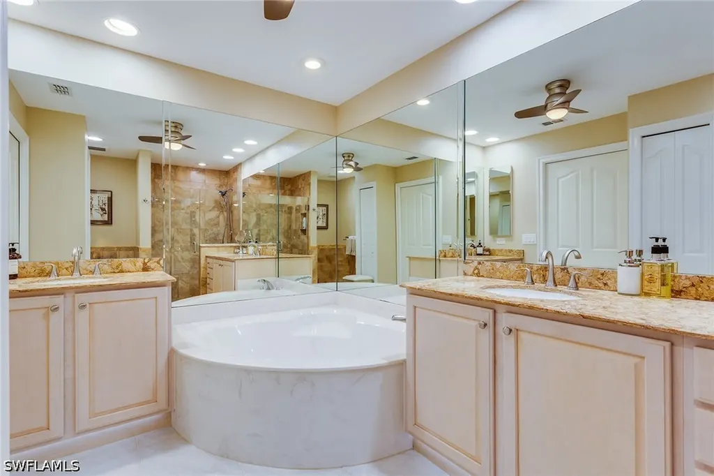 8177 Saratoga Drive Naples FL 34113