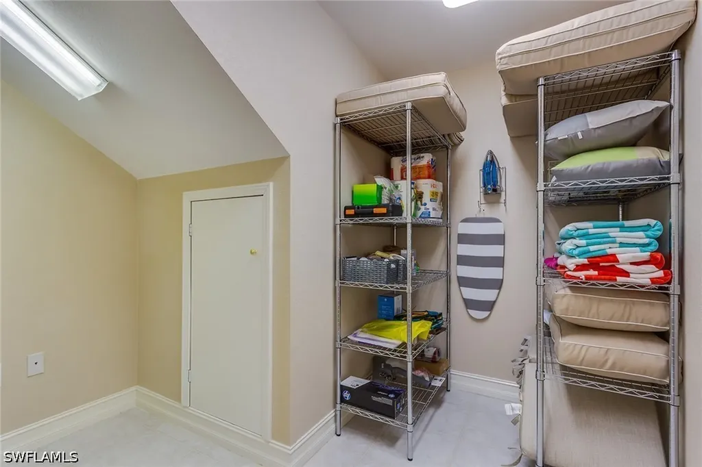 8177 Saratoga Drive Naples FL 34113