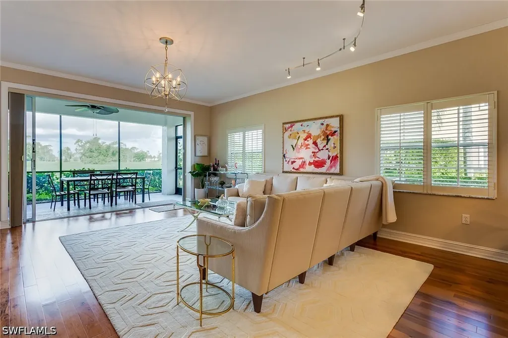 8177 Saratoga Drive Naples FL 34113