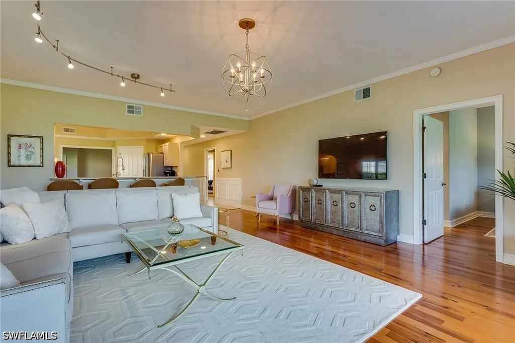 8177 Saratoga Drive Naples FL 34113