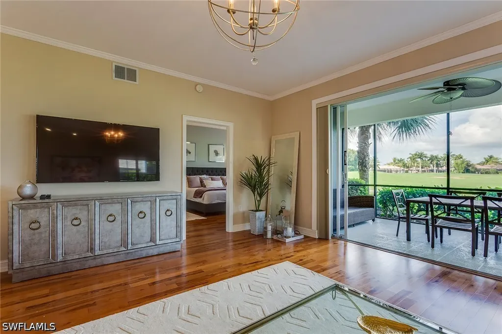 8177 Saratoga Drive Naples FL 34113