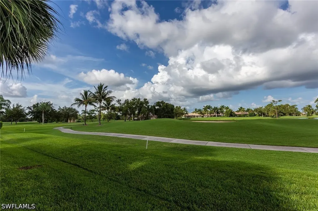 8177 Saratoga Drive Naples FL 34113