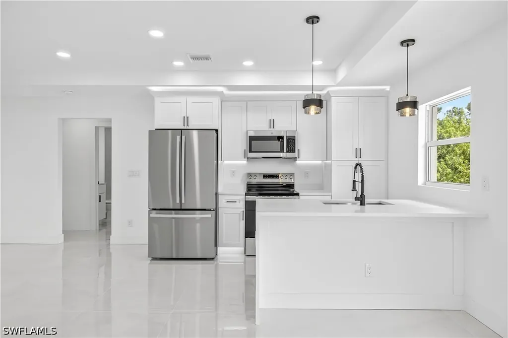 2916 Dora Avenue N Lehigh Acres FL 33971