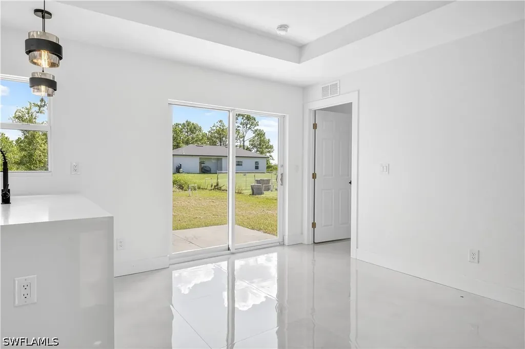 2916 Dora Avenue N Lehigh Acres FL 33971