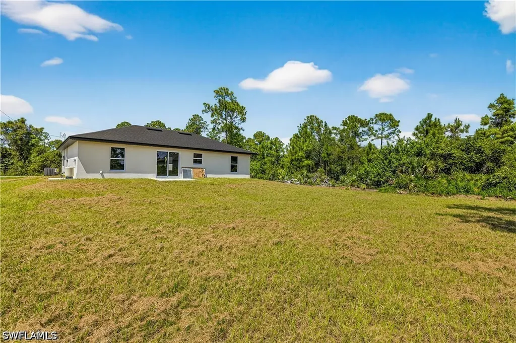 2916 Dora Avenue N Lehigh Acres FL 33971