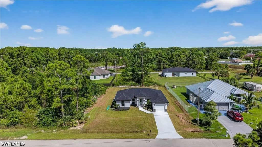 2916 Dora Avenue N Lehigh Acres FL 33971