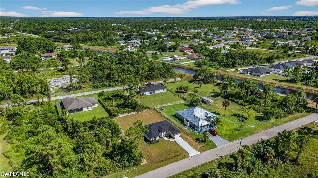 2916 Dora Avenue N Lehigh Acres FL 33971