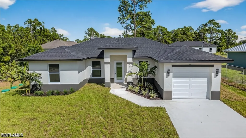 2916 Dora Avenue N Lehigh Acres FL 33971