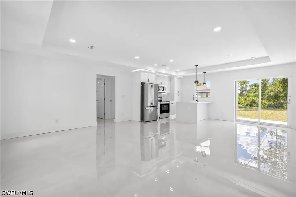 2916 Dora Avenue N Lehigh Acres FL 33971