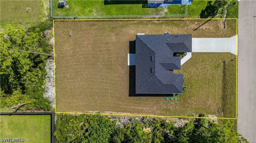 2916 Dora Avenue N Lehigh Acres FL 33971