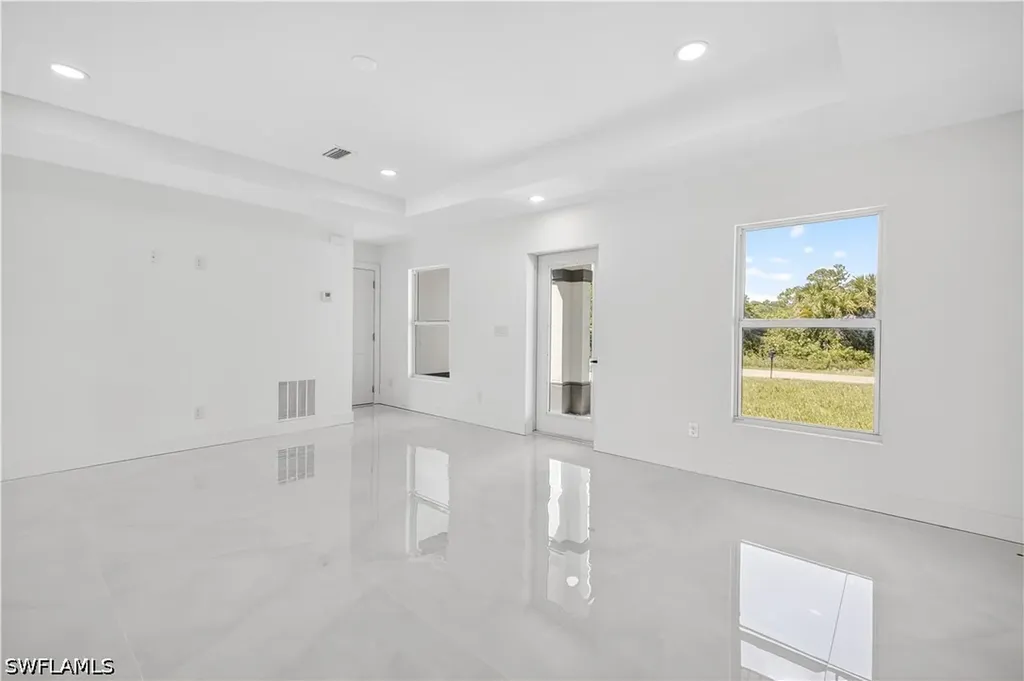 2916 Dora Avenue N Lehigh Acres FL 33971