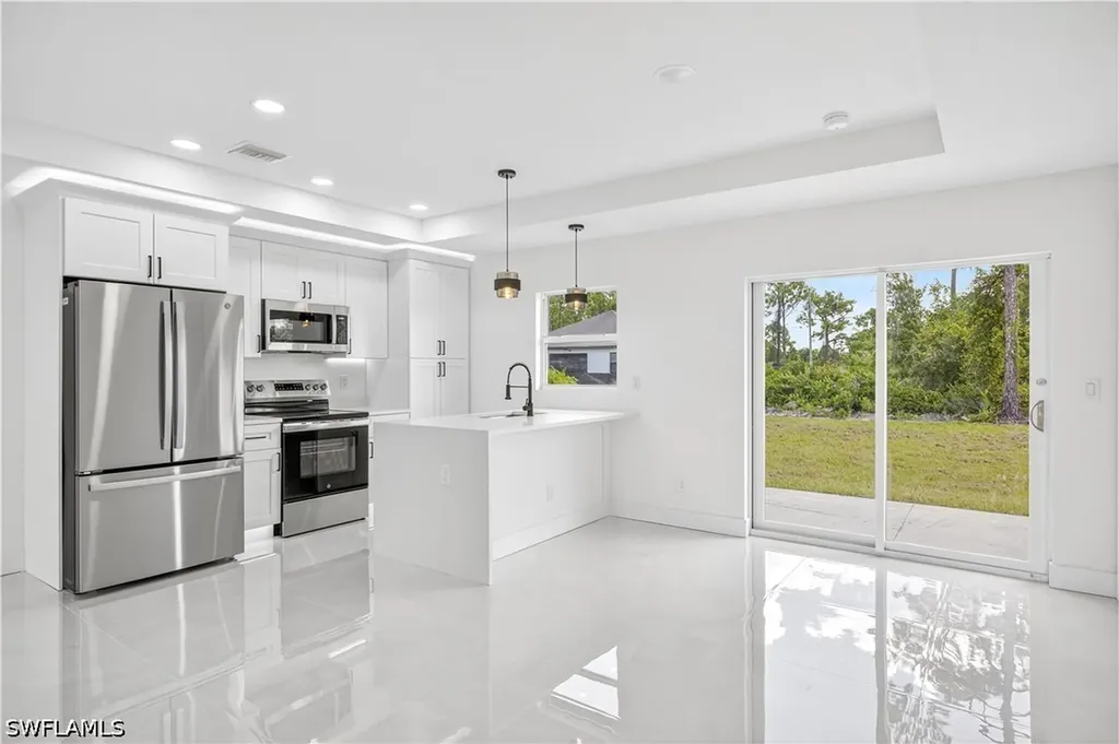 2916 Dora Avenue N Lehigh Acres FL 33971