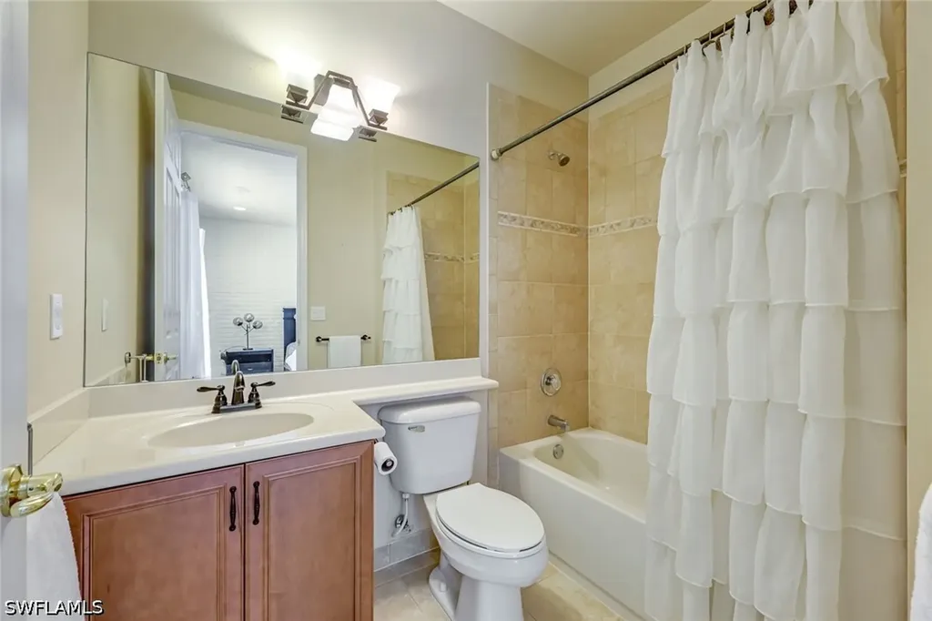 6582 Monterey Point Naples FL 34105