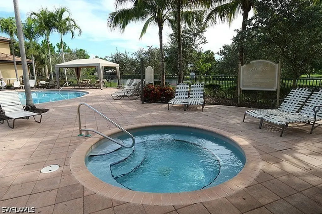 6525 Monterey Point Naples FL 34105