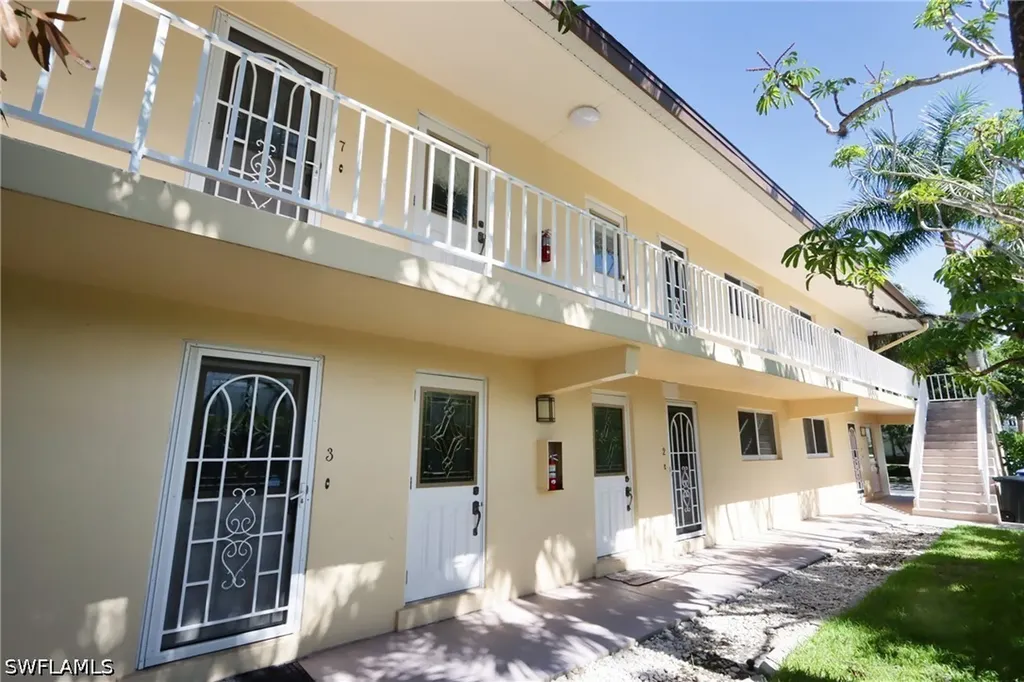 820 Ketch Drive Naples FL 34103