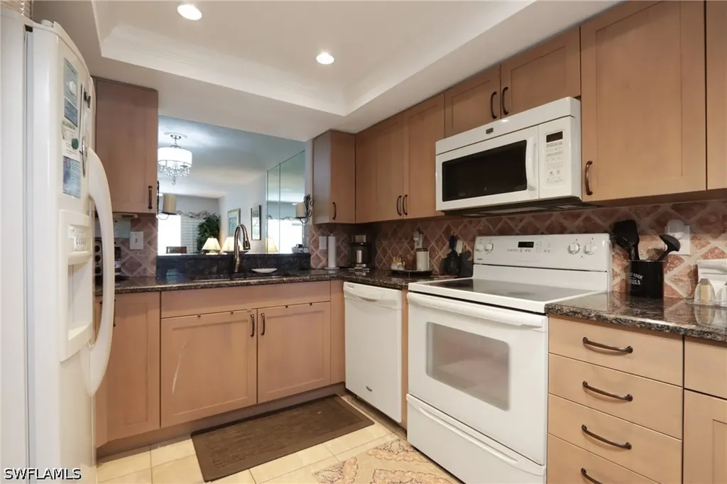 505 Lake Louise Circle Naples FL 34110