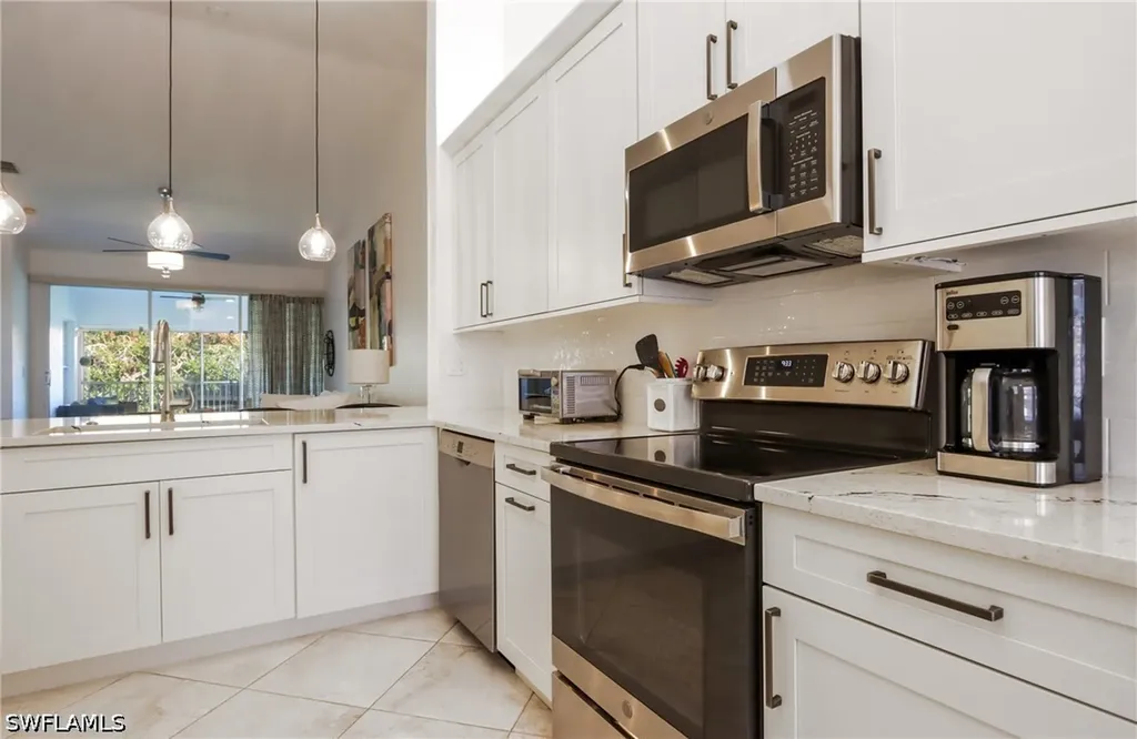 2585 Old Groves Road Naples FL 34109