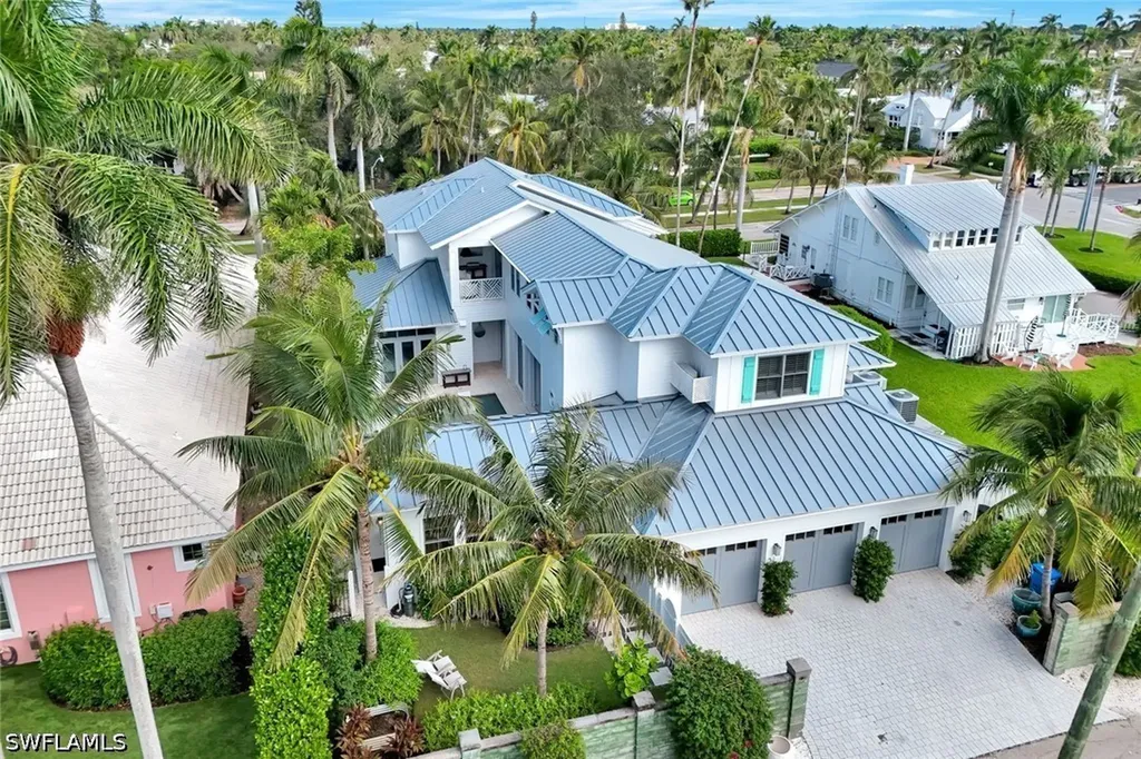 160 Broad Avenue S Naples FL 34102
