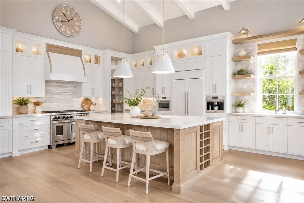 160 Broad Avenue S Naples FL 34102