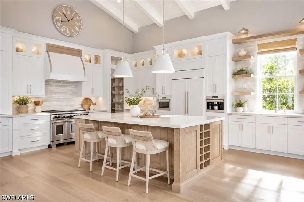 160 Broad Avenue S Naples FL 34102