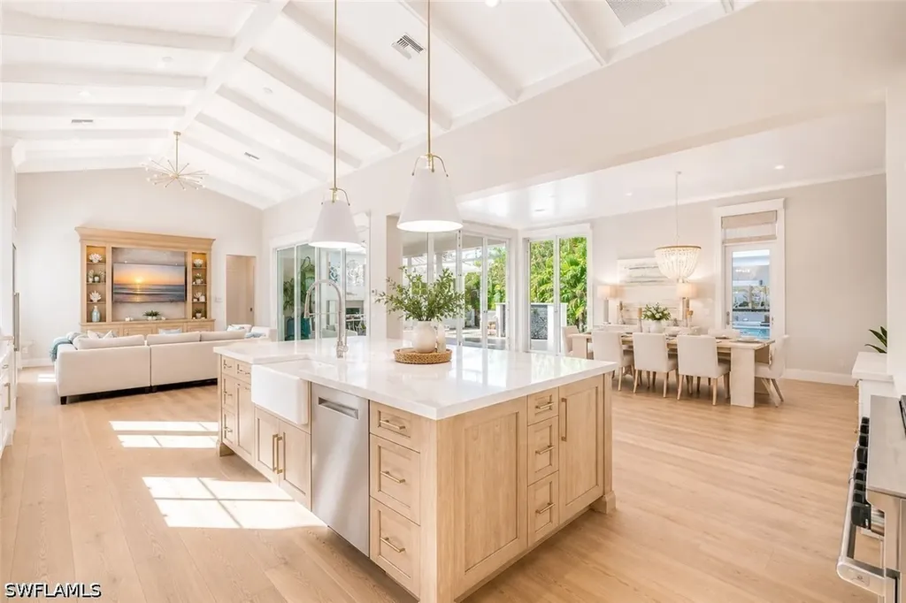 160 Broad Avenue S Naples FL 34102