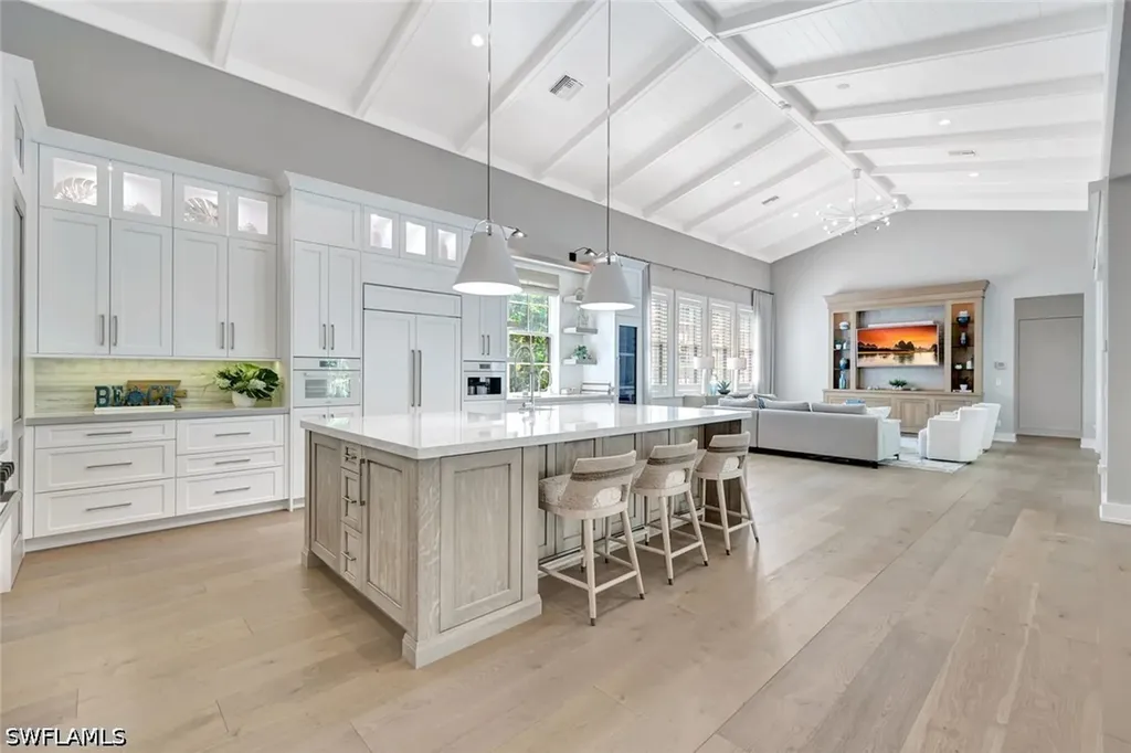 160 Broad Avenue S Naples FL 34102