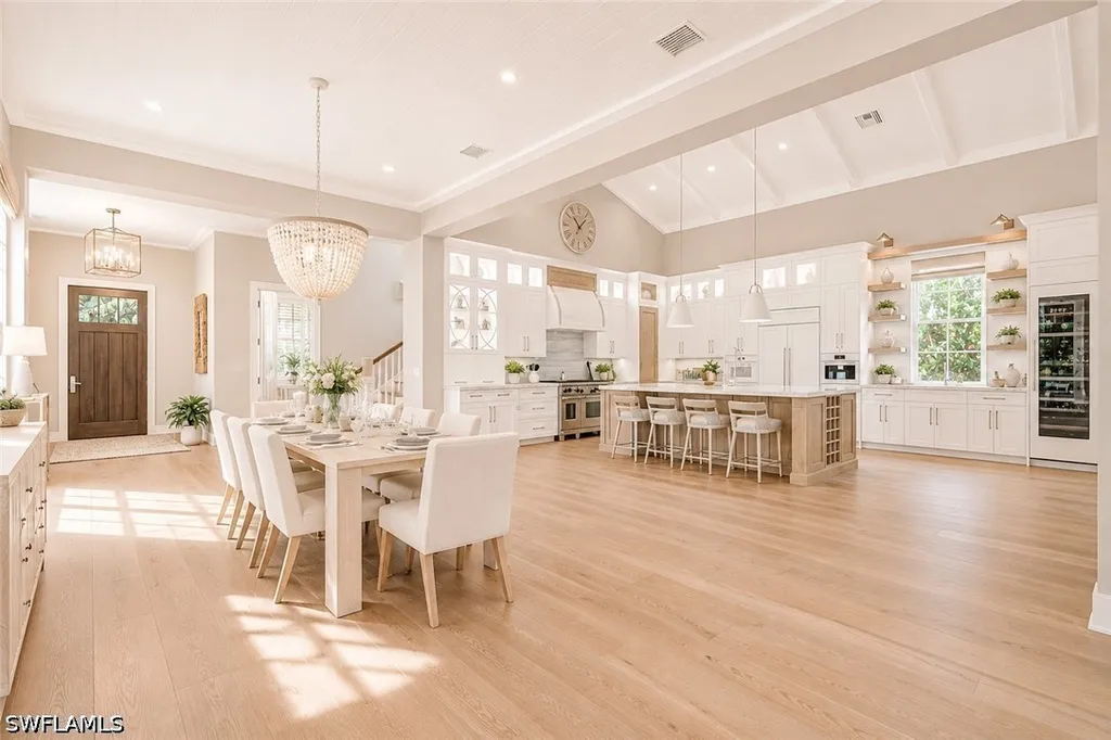 160 Broad Avenue S Naples FL 34102