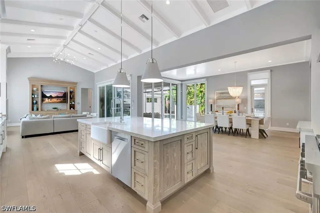 160 Broad Avenue S Naples FL 34102